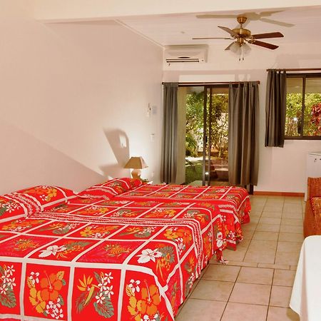 Pension Fare Maeva Huahine Exterior photo